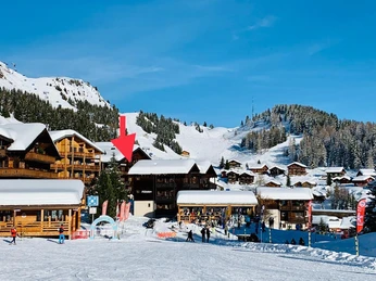 Skischule Sammelplatz / Pfeil: Abendstern