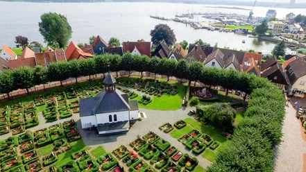 Schleswig-Kirche-Yorbiter_Aerial_Footage.jpg