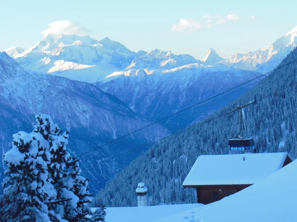 Aussicht Matterhorn mit Bahn