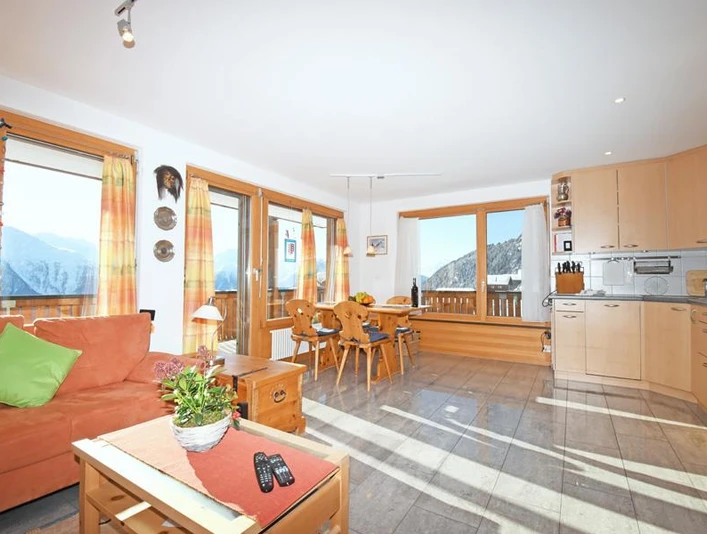 Ferienwohnung Emilio 1. Stock West - Wohnzimmer