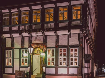 brodhaus-bei-nacht