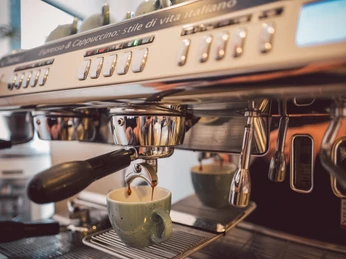 einbecker-kaffeeroesterei-siebtraegermaschine