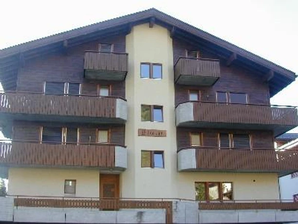 Aussenansicht Sommer