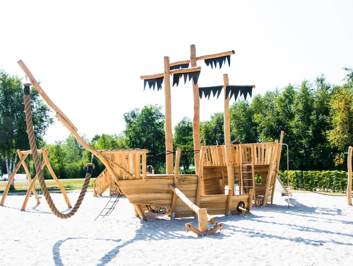 Abenteuer-Piratenspielplatz Großes Meer - Südbrookmerland Spielplatz Großes MeerLarge sea playgroundStor legeplads ved havetGrote zeespeeltuin