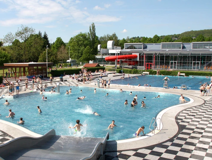 Hallen- und Freibad Einbeck_Nichtschwimmerbecken im Freibad hallen-und-freibad-einbeck-nichtschwimmerbecken-im-freibad