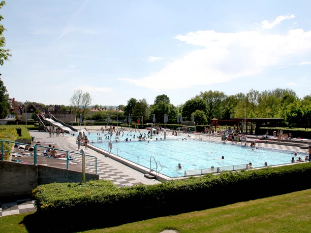 Einbeck indoor and outdoor pool_swimming pool in the outdoor pool Einbeck indoor and outdoor pool_swimming pool in the outdoor pool