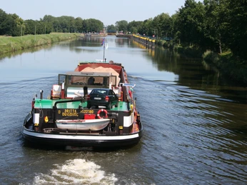 Der Schleusenkanal in Balge