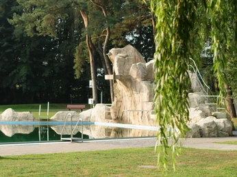 Sprungturm im Naturbad Zeven Sprungturm im Naturbad ZevenDiving tower in the Zeven natural poolUdspringstårn i Zevens naturlige poolDuiktoren in natuurbad Zeven