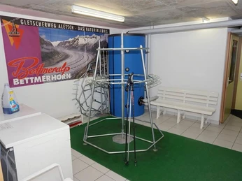 Skiraum und Waschmaschine