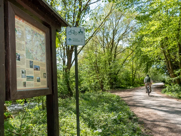 Infotafel- Startpunkt Rundweg Salz und Burgen infotafel--startpunkt-rundweg-salz-und-burgen