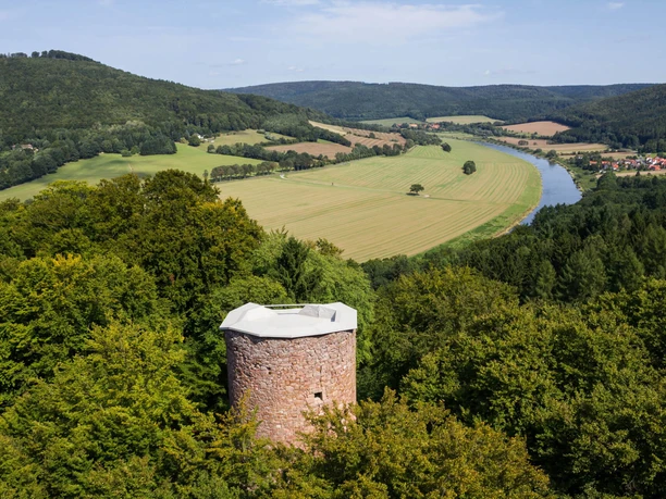 Luchtfoto van kasteel Bramburg in de belevenisregio Hann. Münden
