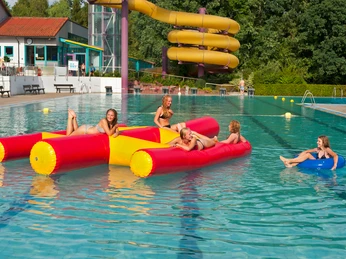 Trimaran Hallen- und Freibad Wingst