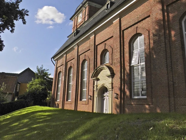 St. Petri zu Osten am Deich - Der Ortsheimatpfleger Frank Auf dem Felde