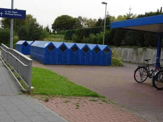 Radabstellboxen am Bahnhof