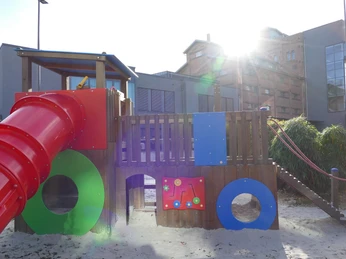 Spielplatz PS.SPEICHER_Klettergerüst mit Rutsche spielplatz-ps-speicher-klettergeruest-mit-rutsche