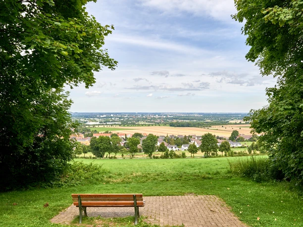 Aussicht vom Burgberg_Achim Meuer_Nördliches Harzvorland Aussicht vom Burgberg_Achim Meurer_Nördliches Harzvorland