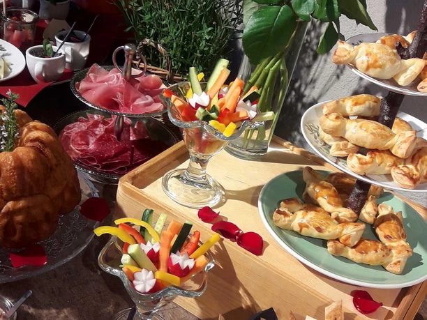 cafe-baeretatze-buffet.jpg