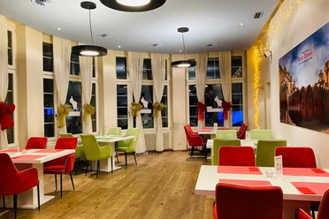 delh-darbar-indian-restaurant-speisesaal-1.jpg