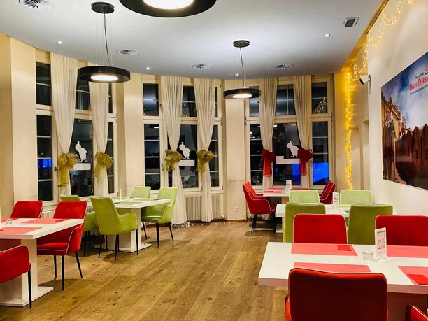 delh-darbar-indian-restaurant-speisesaal-1.jpg
