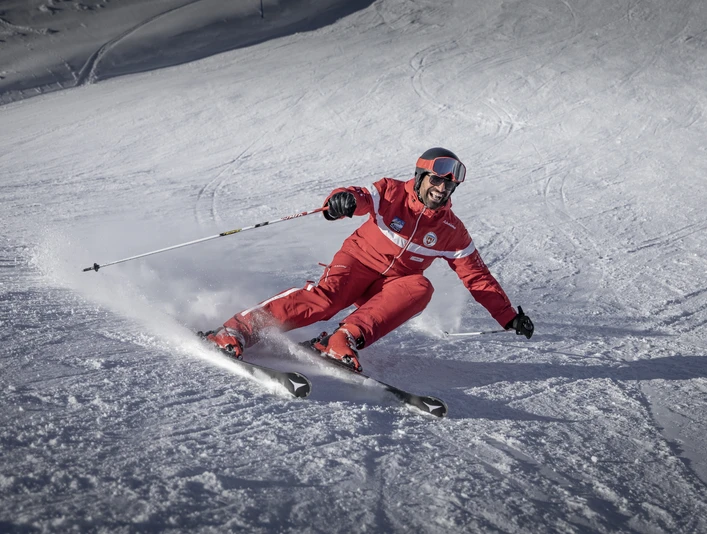 Skifahren mit einem Skilehrer in der Aletsch Arena