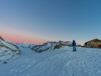 First-Track auf dem Eggishorn in der Aletsch Arena First-Track auf dem Eggishorn in der Aletsch Arena