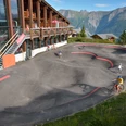 Jugendliche im Bump Park im Raiffeisen Bike Park Aletsch Bettmeralp Jugendliche im Bump Park im Raiffeisen Bike Park Aletsch Bettmeralp