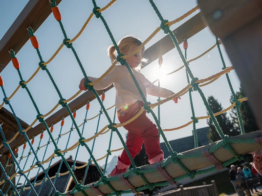 Spielplatz Aletschpark auf der Riederalp in der Aletsch Arena Spielplatz Aletschpark auf der Riederalp in der Aletsch Arena