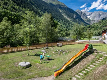 Spielplatz im Fieschertal in der Aletsch Arena Spielplatz im Fieschertal in der Aletsch Arena