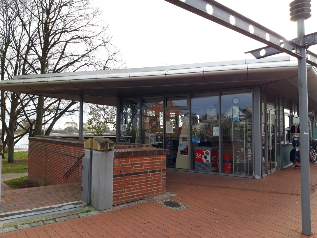 Brake e.V._Pavillon - Eingang (002).jpg