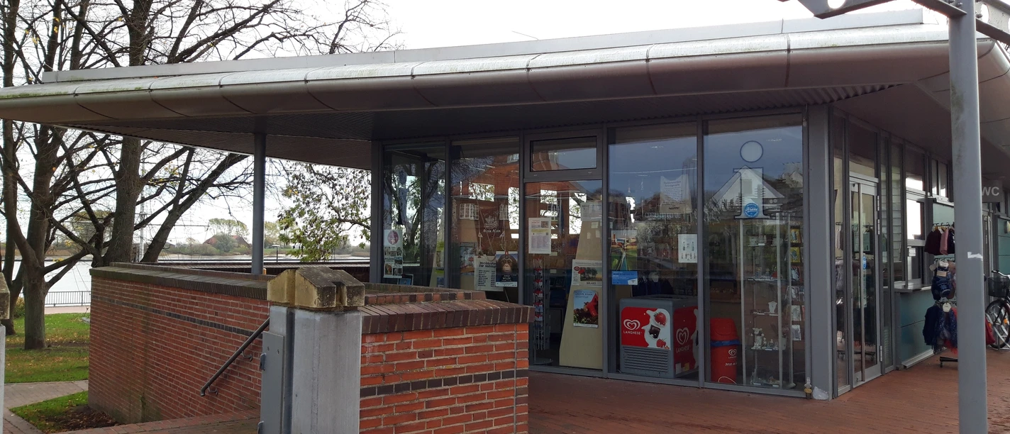 Brake e.V._Pavillon - Eingang (002).jpg