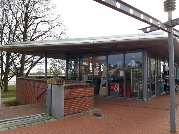 Brake e.V._Pavillon - Eingang (002).jpg