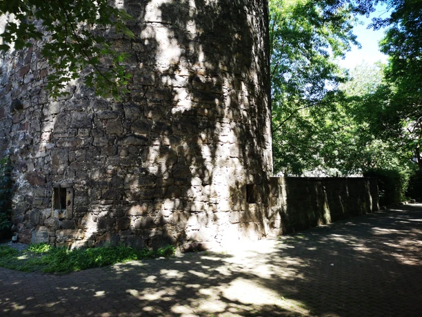 Mittelalterlicher Stadtturm Hann. Münden, Wallanlagen Mittelalterlicher Stadtturm Hann. Münden, Wallanlagen