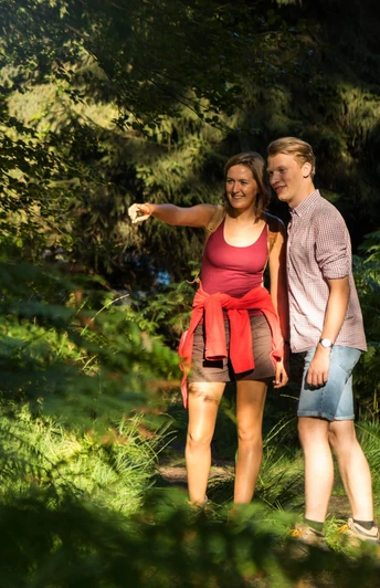 Wanderer im Naturpark Münden
