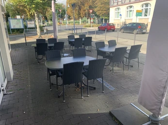 Döner Haus Öztel_Außenbereich doener-haus-oeztel-aussenbereich