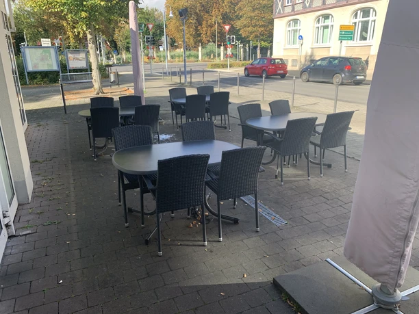 Döner Haus Öztel_Außenbereich doener-haus-oeztel-aussenbereich