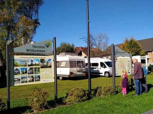 Informationstafeln auf dem Wohnmobilstellplatz Informationstafeln auf dem Wohnmobilstellplatz