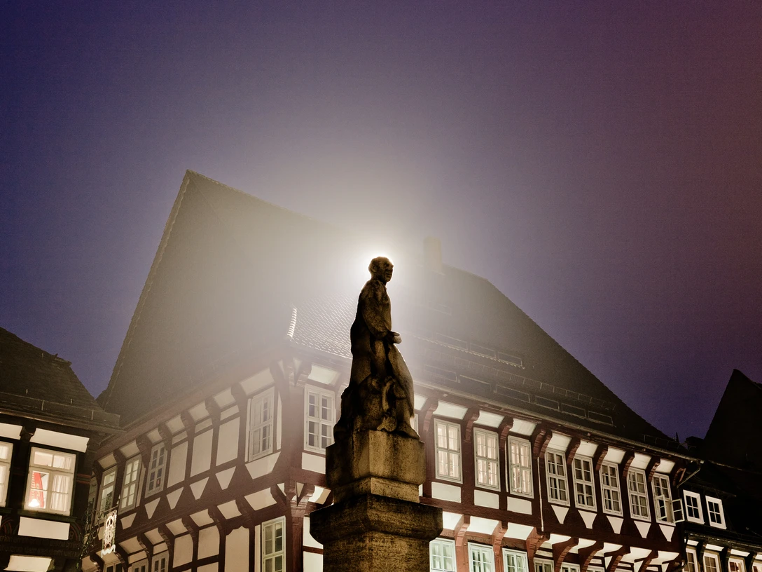 Till Eulenspiegel-Brunnen_Nacht till-eulenspiegel-brunnen-nachttill-eulenspiegel-well-nighttil-eulenspiegel-well-nighttot-eulenspiegel-welterusten