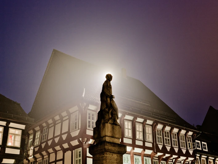 Till Eulenspiegel-Brunnen_Nacht till-eulenspiegel-brunnen-nachttill-eulenspiegel-well-nighttil-eulenspiegel-well-nighttot-eulenspiegel-welterusten