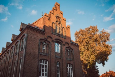 st-spirit-outside-with-blue-sky