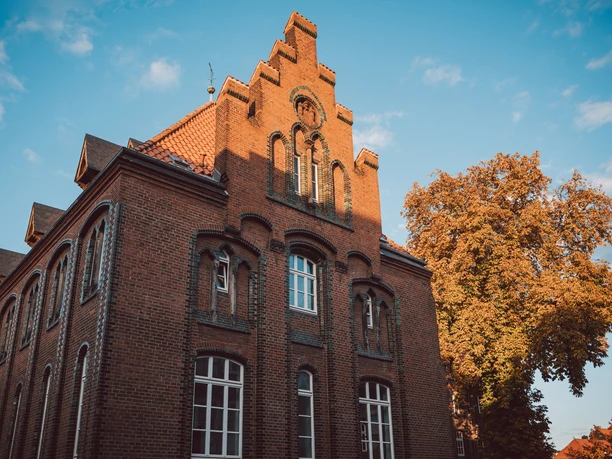 st-spirit-outside-with-blue-sky