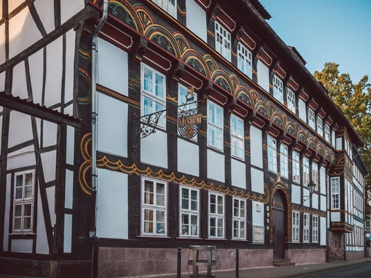 StadtMuseum Einbeck Großes Fachwerkhaus im SonnenscheinLarge half-timbered house in the sunshineStort bindingsværkshus i solskinnetGroot vakwerkhuis in de zon