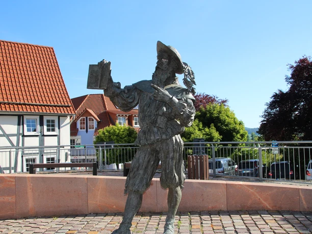Wolfhagen_Hans-Staden_Denkmal.JPG