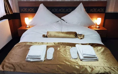 Zimmer, Hotel im Anker, Hann. Münden.jpg Zimmer, Hotel im Anker, Hann. Münden.jpg
