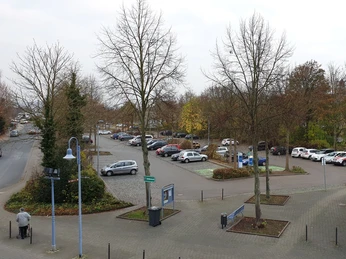 Parkplatz Neues Rathaus / Köppenweg_Ansicht von oben parkplatz-neues-rathaus-koeppenweg-ansicht-von-oben