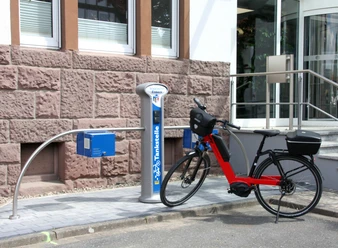 E-Ladestation Stadtwerke Einbeck Pkw und Fahrrad e-ladestation-stadtwerke-einbeck-pkw-und-fahrrad