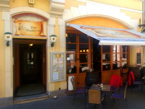 to-the-brewery-entrance