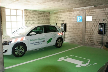 Parkhaus "Am Brauhaus"_E-Auto-Ladestation parkhaus-am-brauhaus-e-auto-ladestation