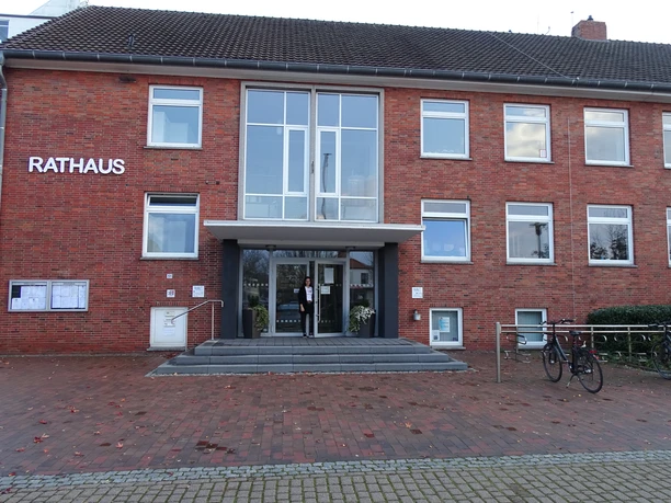 Rathaus Lemwerder.jpg