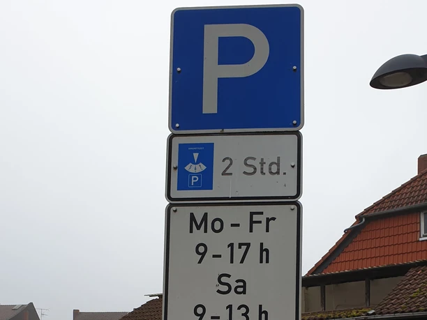 parkeerplaats-hullerser-mauer-zur-maschenstrasse-parkhoechstdauer