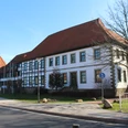 Rathaus Stadt Rehburg-Loccum Das historische Rathaus Rehburg-Loccum präsentiert sich mit markantem Fachwerk und roten Dachziegeln.